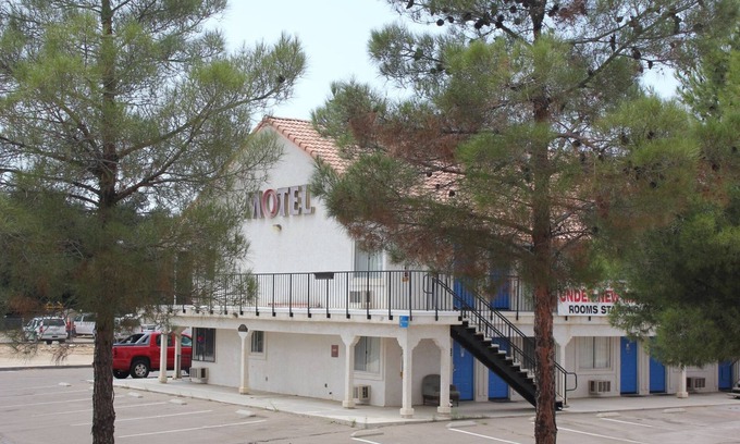 Boulevard Hotel | Backcountry Inn Motel