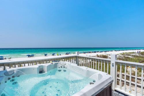 Frangista Beach House | Backyard Beach by AvantStay Oceanfront Destin Paradise