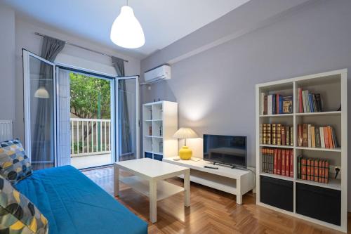 Nea Chalkidona Apartment | Backyard Bliss in Ano Patisia by ΜΡS