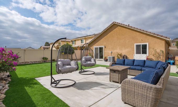 San Jacinto House | Backyard getaway. Look no further!
