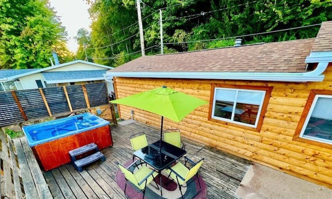 Lansing Cabin | Badger Cabin w/ Outdoor Hot Tub Jacuzzi avail year round