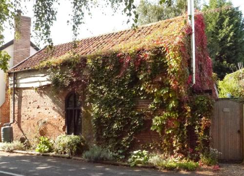 Rendham Apartment | Badger Cottage at Alde Garden