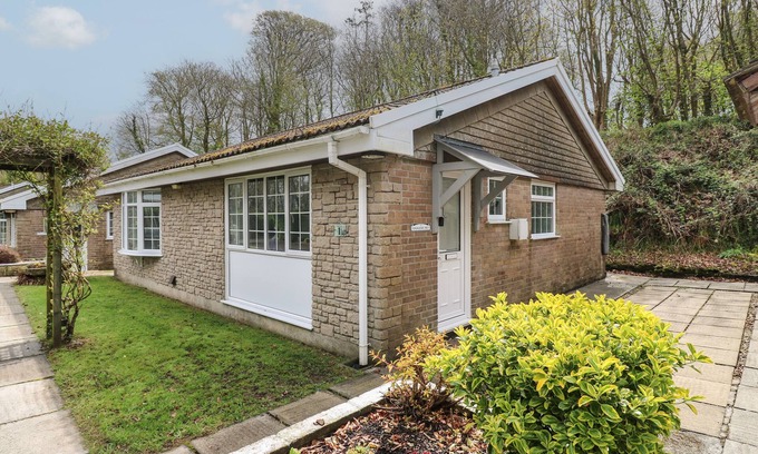 Looe Cottage | BADGER SETT IN GRANITE HENGE NEAR LOOE, family friendly in Looe