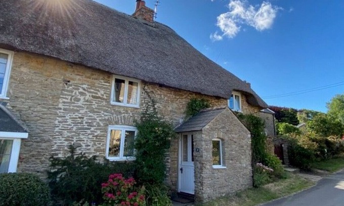 Littlebredy House | Badgers Cottage - Two Bedroom House, Sleeps 4