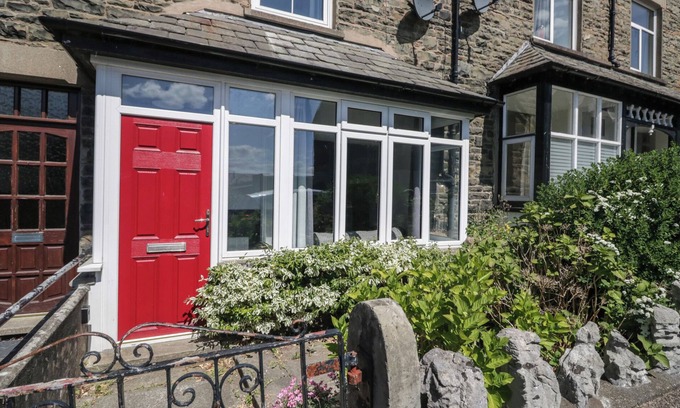 Sedbergh House | BADGERS, pet friendly, character holiday cottage in Sedbergh