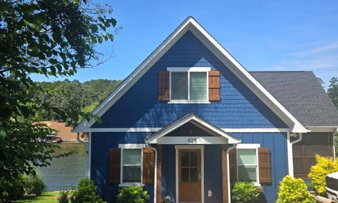 New London House | Badin Lake Retreat w/Dock & Hot Tub!
