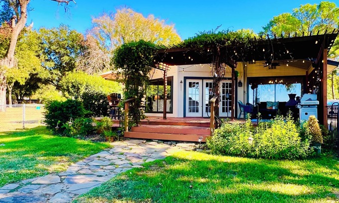 Gun Barrel City House | Bailey’s Cove Beachside Bliss