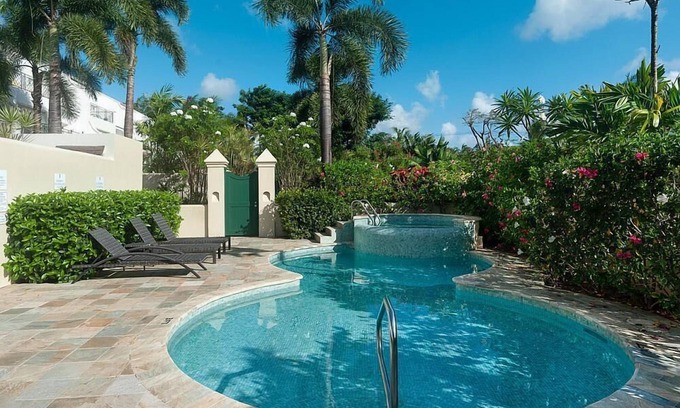 Reeds Bay House | Bajan Tonic, Mullins Bay