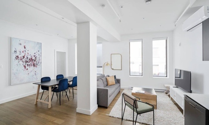 Chinatown Apartment | Bakan- 2Bedrooms Old Mtl-6Guests
