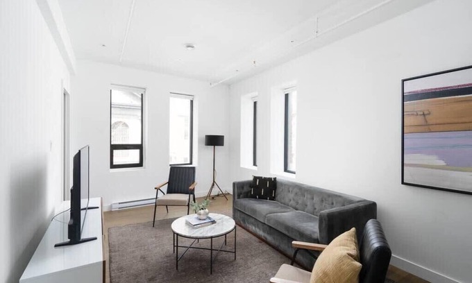 Chinatown Apartment | Bakan-Corner suite 1 bedroom Old Montreal