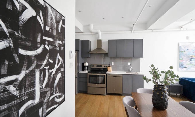 Chinatown Apartment | BAKAN Gem in the city : MODERN 1BD in Old Mtl/DT