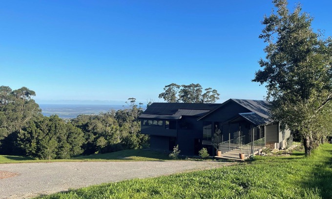 Beaumont House | Baker House - Berry Mountain - Ultimate Luxury Country Getaway - NEW LISTING