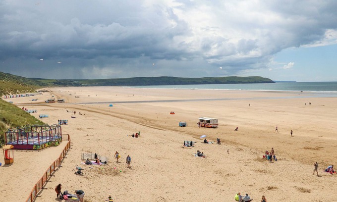 West Down Cottage | BAKERS COTTAGE, family friendly, with open fire in West Down