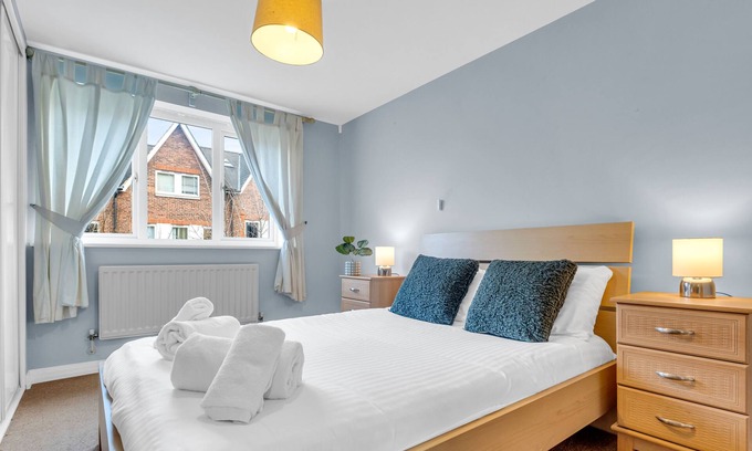 Redhill Apartment | Bakers Court Redhill by Pay As U Stay