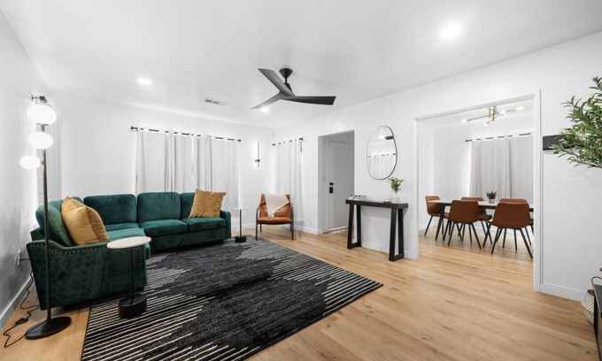 Bakersfield House | Bakersfield Sunset Stay