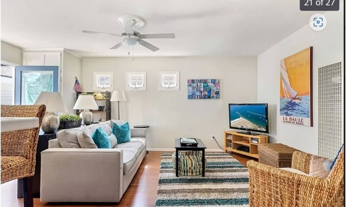 Corona del Mar Cottage | Balboa Island Favorite is Back for Summer