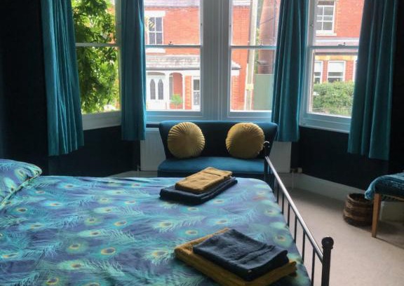 Stroud Bed & Breakfast | Balcarres, Rodborough Avenue