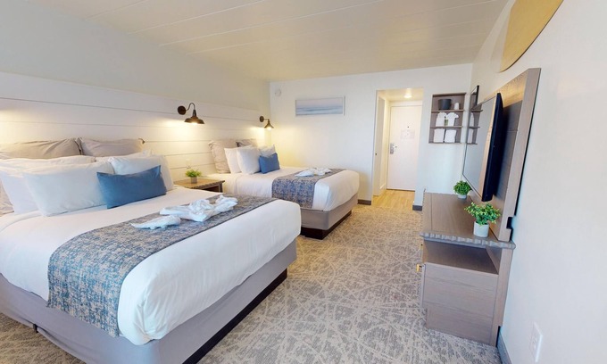 North End Hotel | Balcony Queen Suites