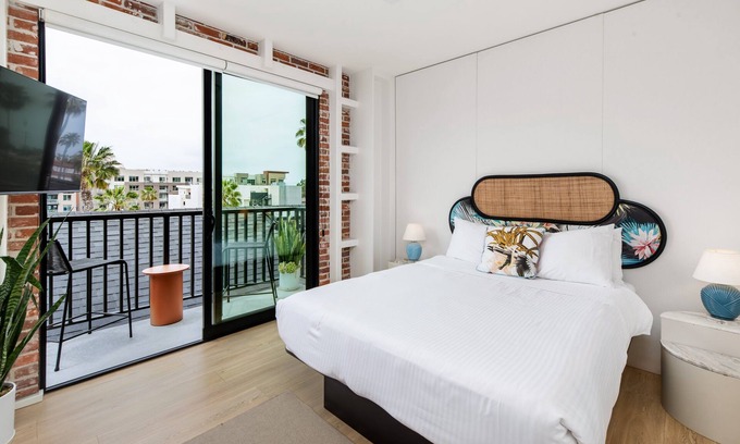 Townsite Hotel | Balcony Room 303 | The Brick Boutique Hotel