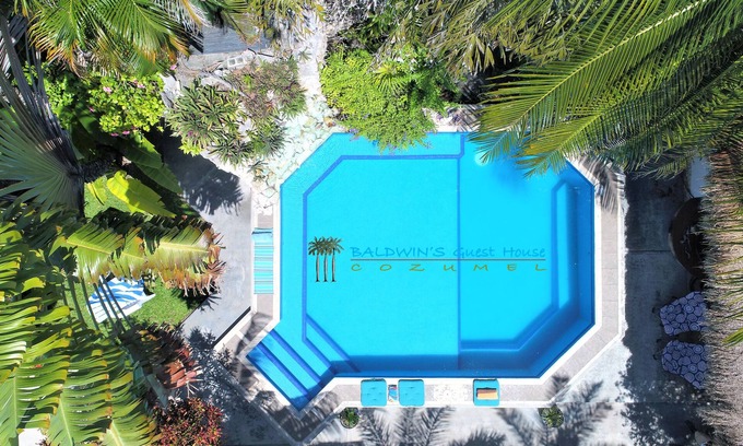 Colonia Adolfo Lopez Mateos Bed & Breakfast | Baldwin's Guest House Cozumel