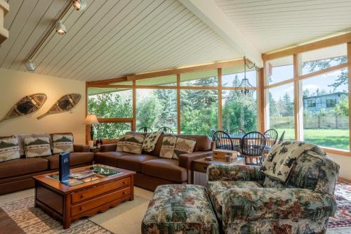 Warm Springs House | Baldy View Home