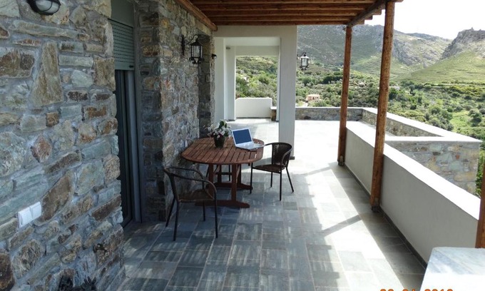 Grambia Apartment | Balkonikarystos (To Mpalkoni tis Karistou)