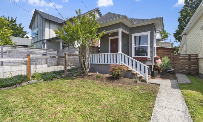 Ballard House | Ballard Bungalow - Walk to DT Ballard/Water