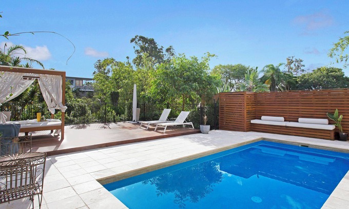 Morningside House | Balmoral House Retreat Pool & Spa