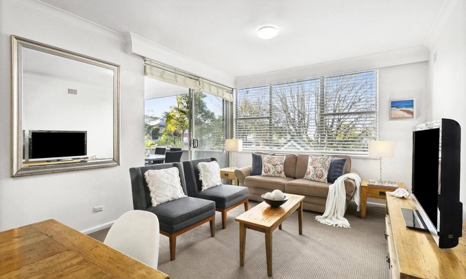 Mosman Apartment | Balmoral - RAG03 Raglan Street - Spacious 2BR Apartment with Large Balcony Just 200m from Balmoral Beach