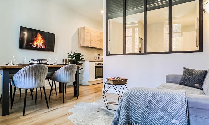 Annecy Old Town Apartment | Balneo village vieille ville AC
