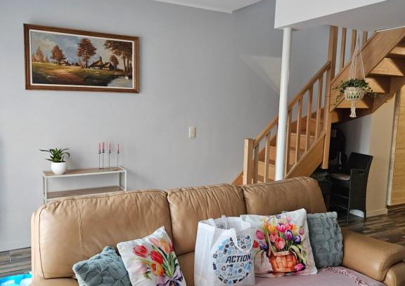 Neder-Over-Heembeek Apartment | Balsamine