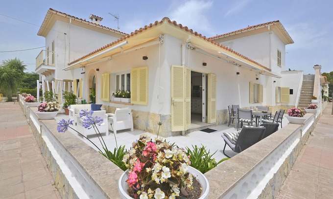 Puerto de Pollensa Ski Chalet | Bambú - Cozy house 100 meters from the beach in Mallorca