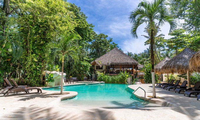 Carmen Hotel | Banana Beach Hotel