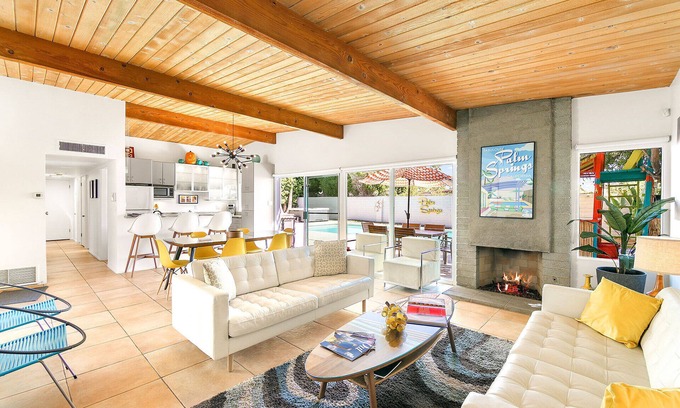 Sunmor House | 'Banana Cabana' Pool pad w/treehouse!