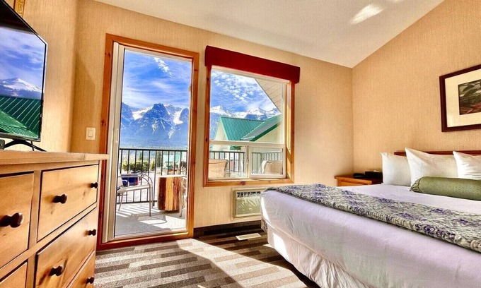 Harvie Heights House | Banff wood lodge- Mtnview/Chalet townhouse/7ppl
