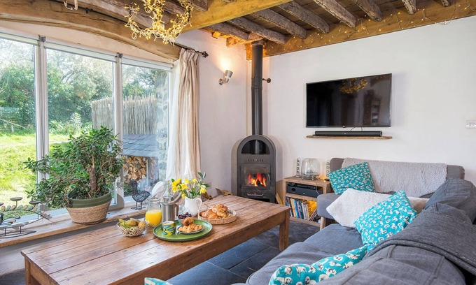 Angle House | Bangeston Barn, Holiday Home Angle, Sleeps 6, 3 bedrooms, bathrooms