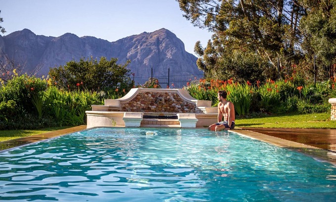 Cape Winelands Bed & Breakfast | Banhoek Corner Guesthouse