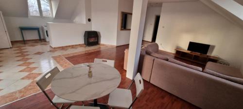 Vozdovac Apartment | Banjica kuća apartman