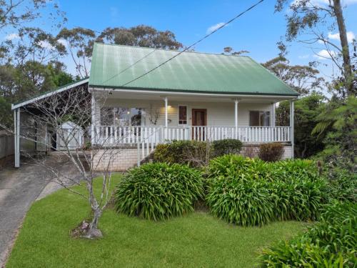 Katoomba House | Banksia Mountain Retreat