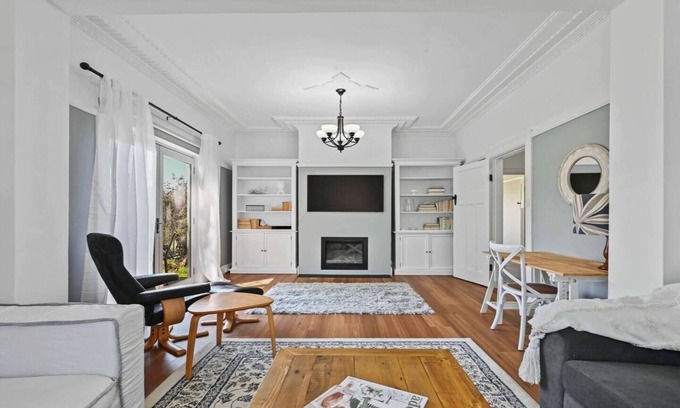 South Bathurst House | Bant Cottage, Bant Cottage - Gorgeous Renovation, Neatly Styled