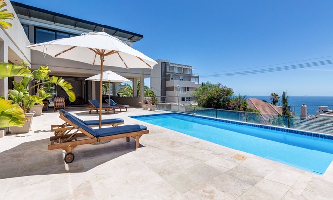 Bantry Bay House | Bantry Retreat luxury guest house, Queen Suite 1