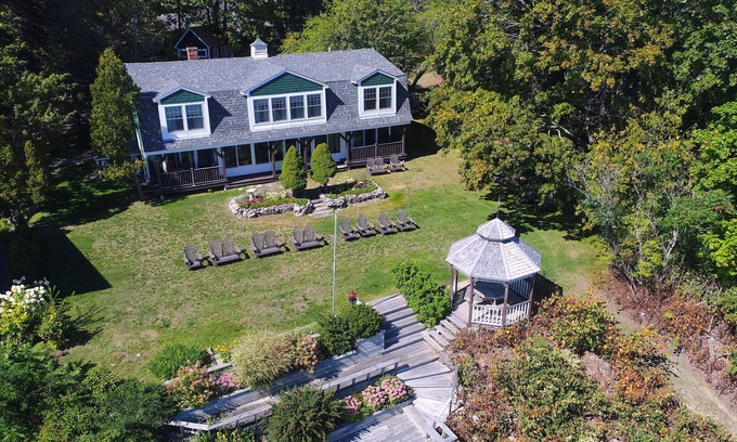 Hulls Cove Cottage | Bar Harbor waterfront home, sleeps 10-12! Close to Acadia main entrance