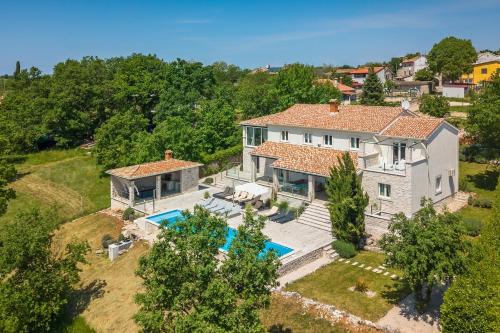 Jadruhi Villa | Barbara