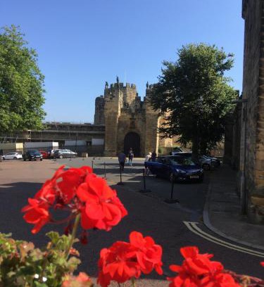 South Charlton Apartment | Barbican View - luxury apartment opposite Alnwick Castle