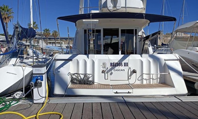 Cascais Boat Rental | Barco Apartamento Buzios III Cascais