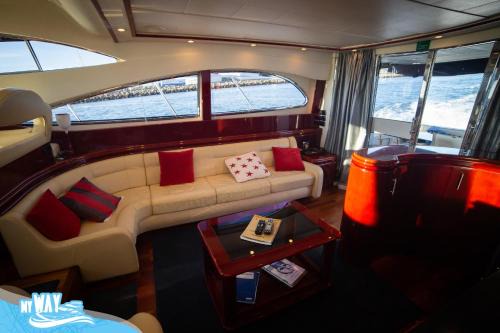 Viana do Castelo Boat Rental | Barco no Coração da Cidade - Iate de 5 estrelas