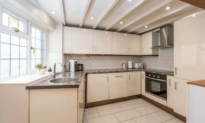 Alcester Cottage | Bard's Cottage