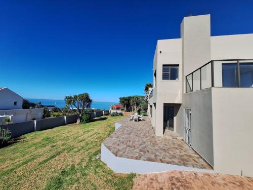 Port Alfred House | Barefoot Bliss Holiday Home