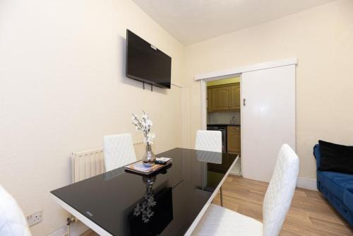 East Ham House | Barking Road Comfy House