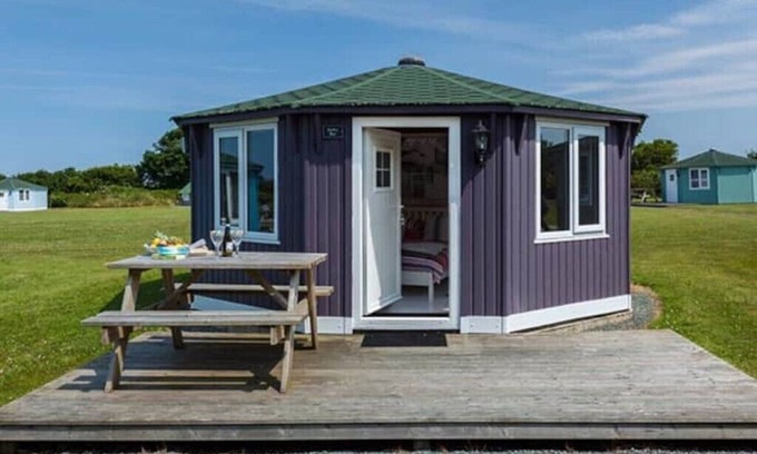 Hartland Cabin | Barley Bay Cabin @ Coastal Cabins Glamping